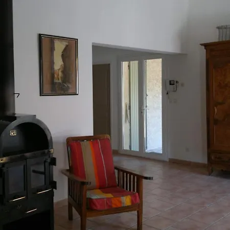 Holiday home A L'est D'uzes