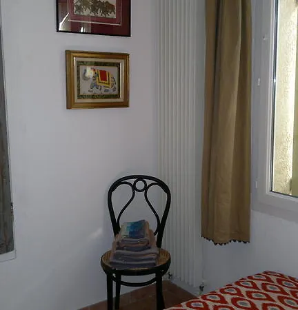 Semesterbostad A L'est D'uzes