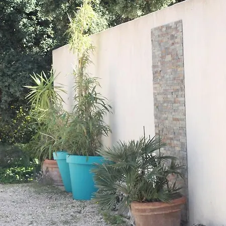 A L'est D'uzes