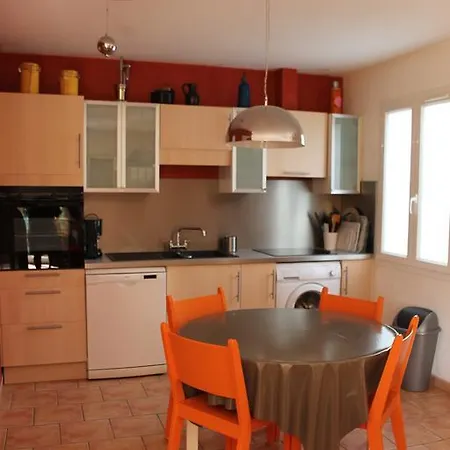 A L'est D'uzes Semesterbostad *